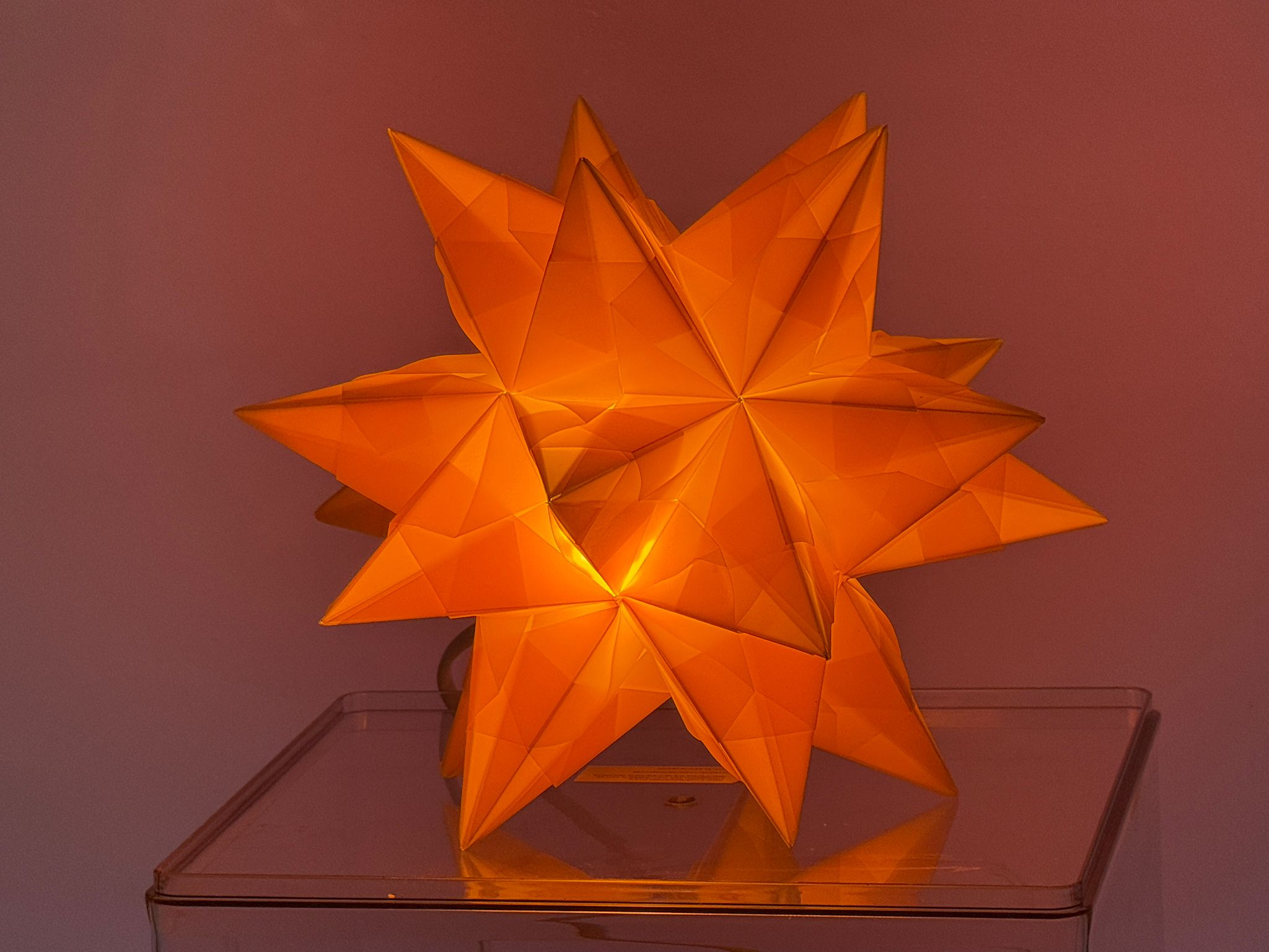 Handgefertigter Bascetta Stern gelb, 10cm Durchmesser, Micro LED batteriebetrieben