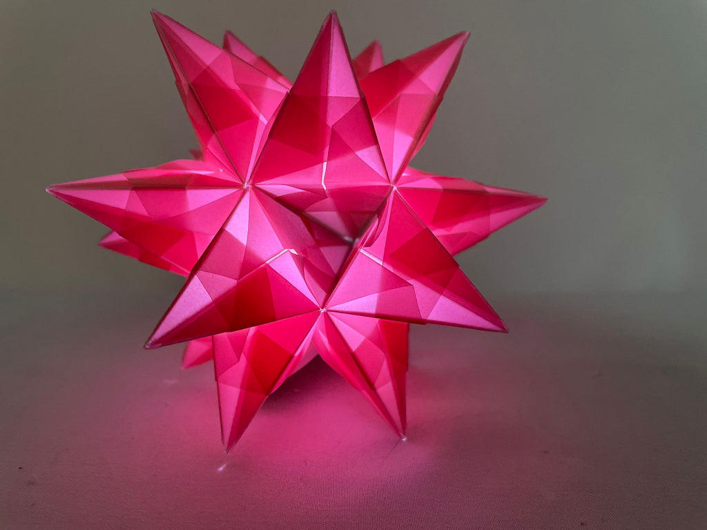 Handgefertigter Bascetta Stern rosa pastell, 10cm Durchmesser, Micro LED batteriebetrieben