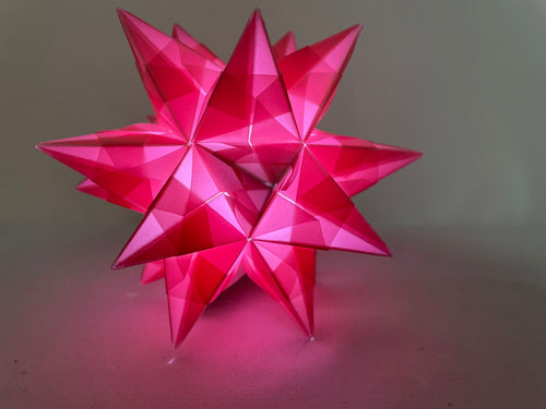 Handgefertigter Bascetta Stern rosa pastell, 10cm Durchmesser, Micro LED batteriebetrieben